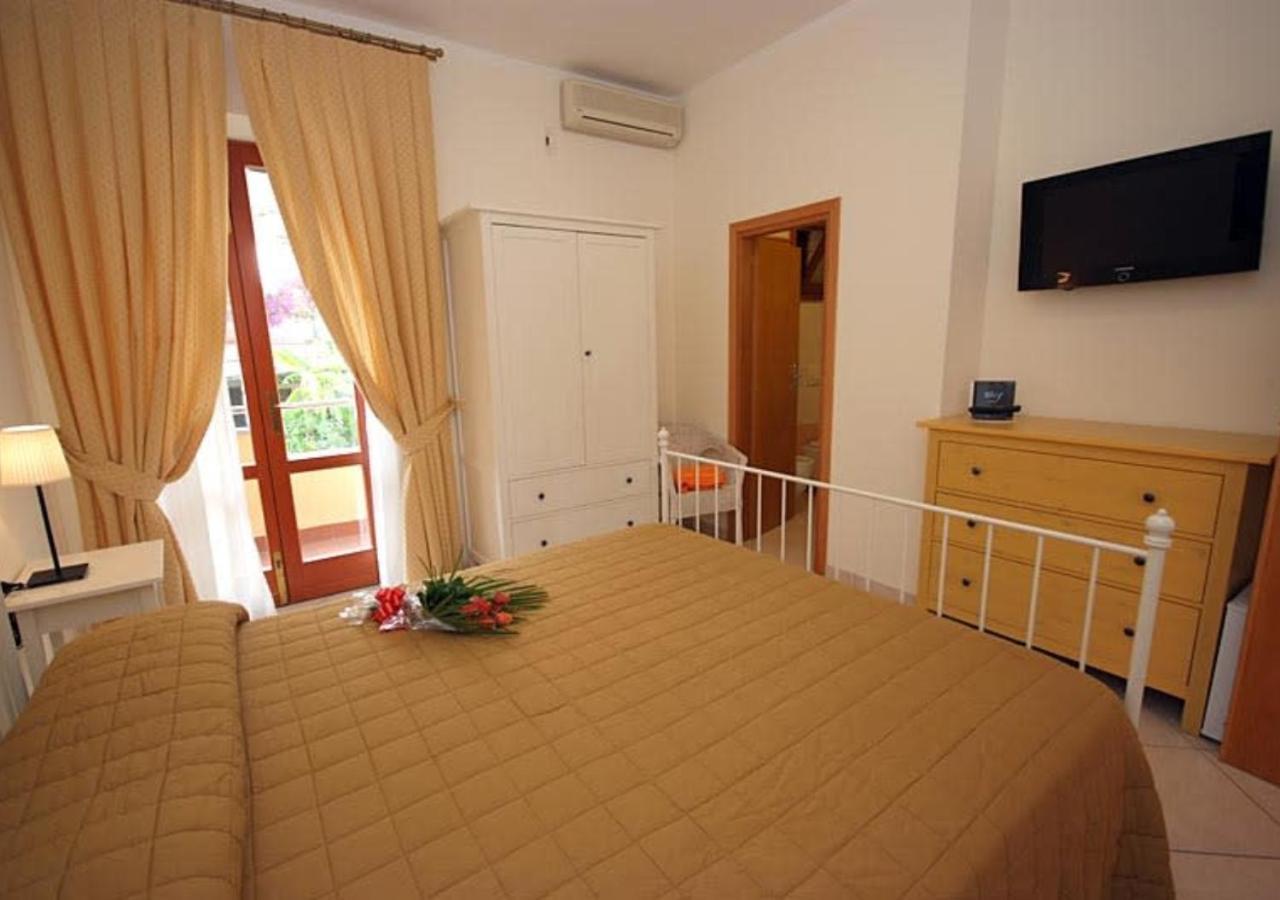 Hotel Anna Fetovaia Buitenkant foto
