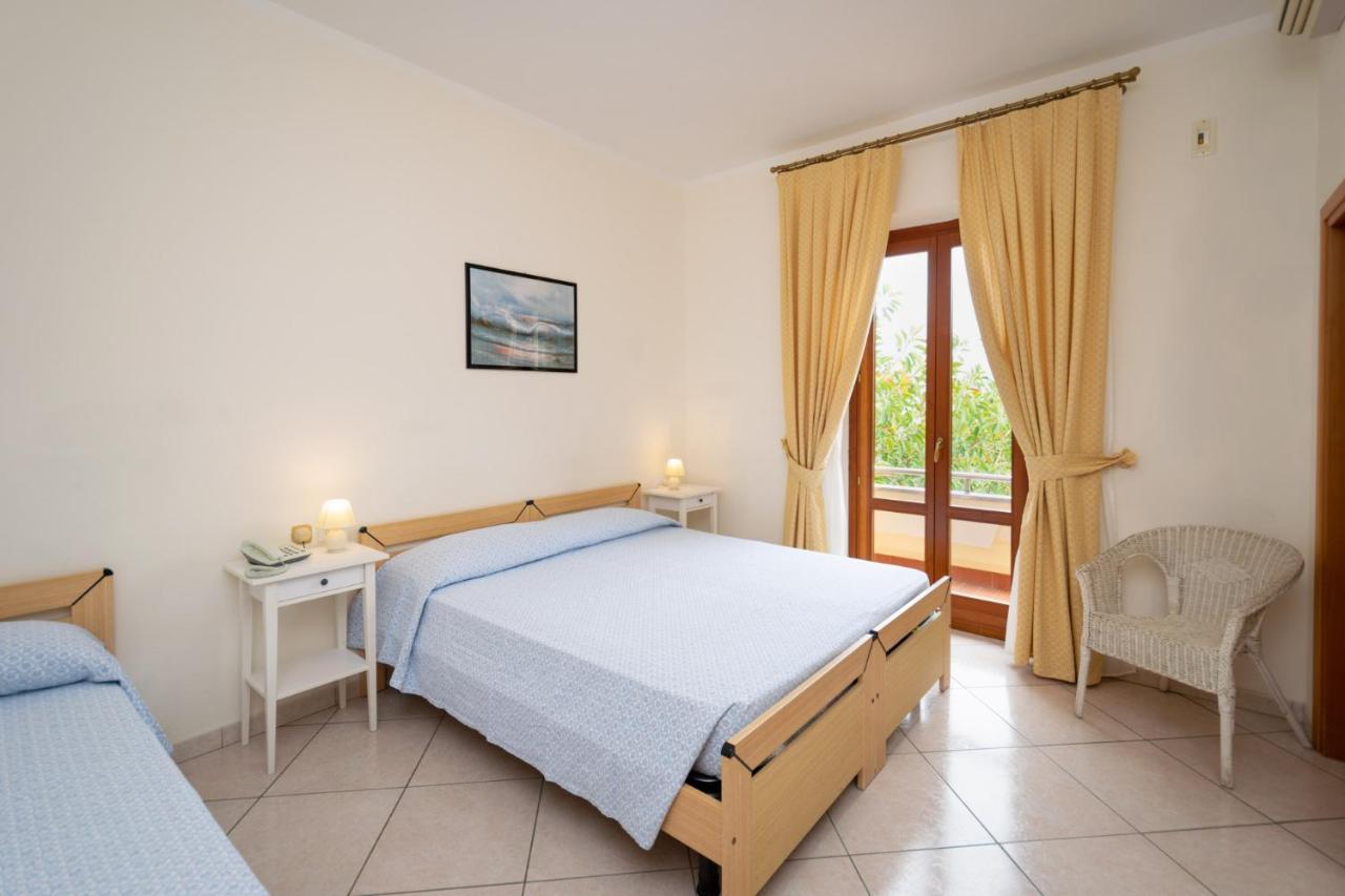 Hotel Anna Fetovaia Buitenkant foto