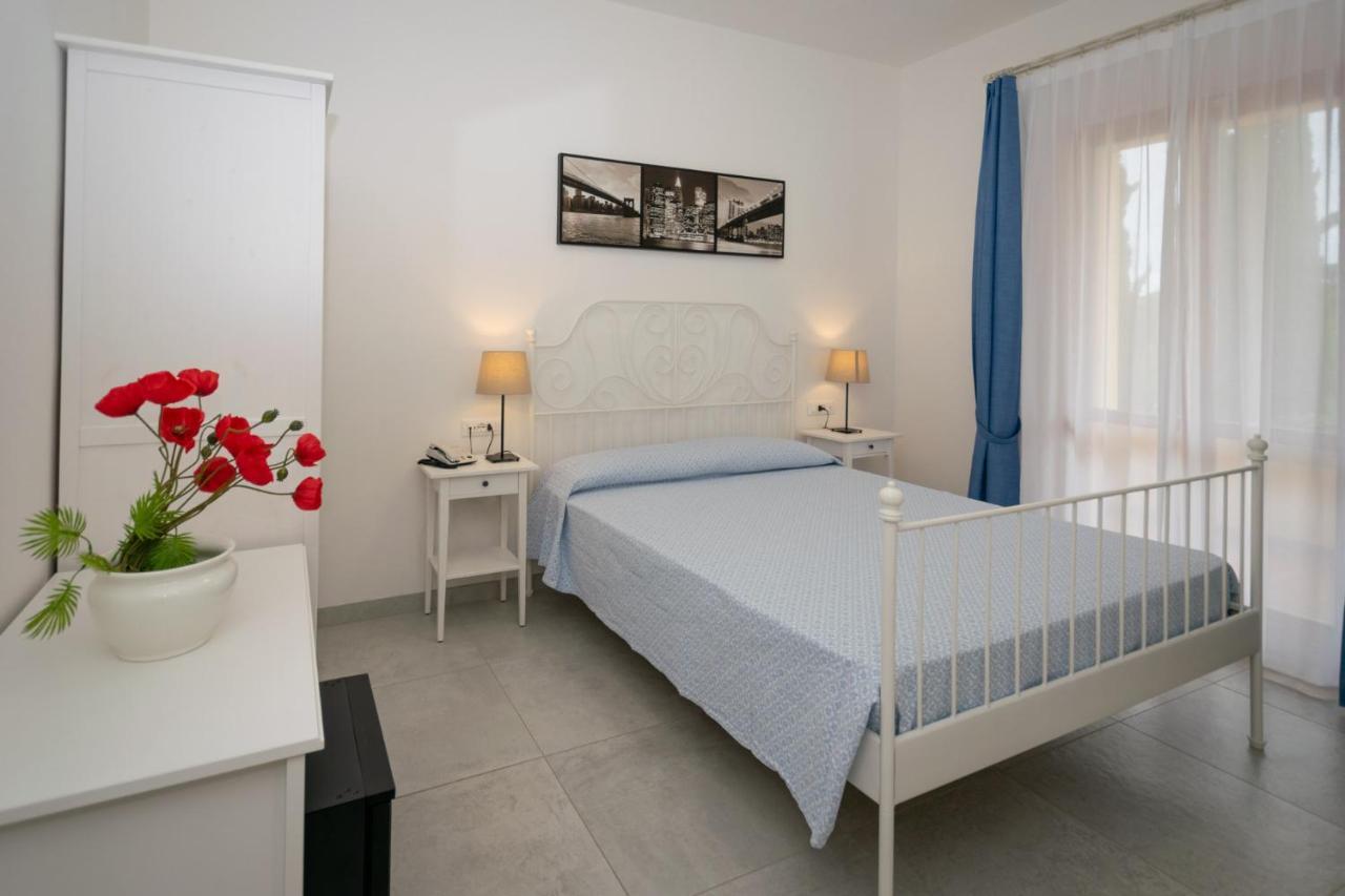 Hotel Anna Fetovaia Buitenkant foto