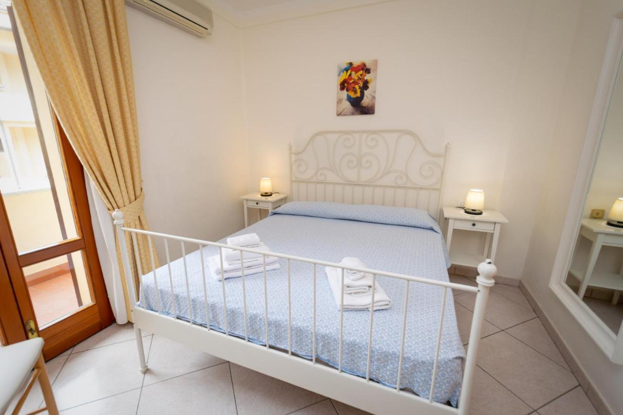 Hotel Anna Fetovaia Buitenkant foto