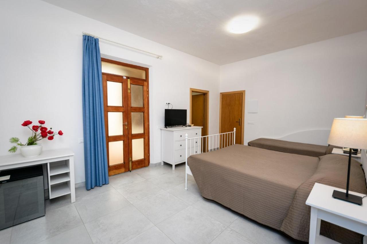 Hotel Anna Fetovaia Buitenkant foto