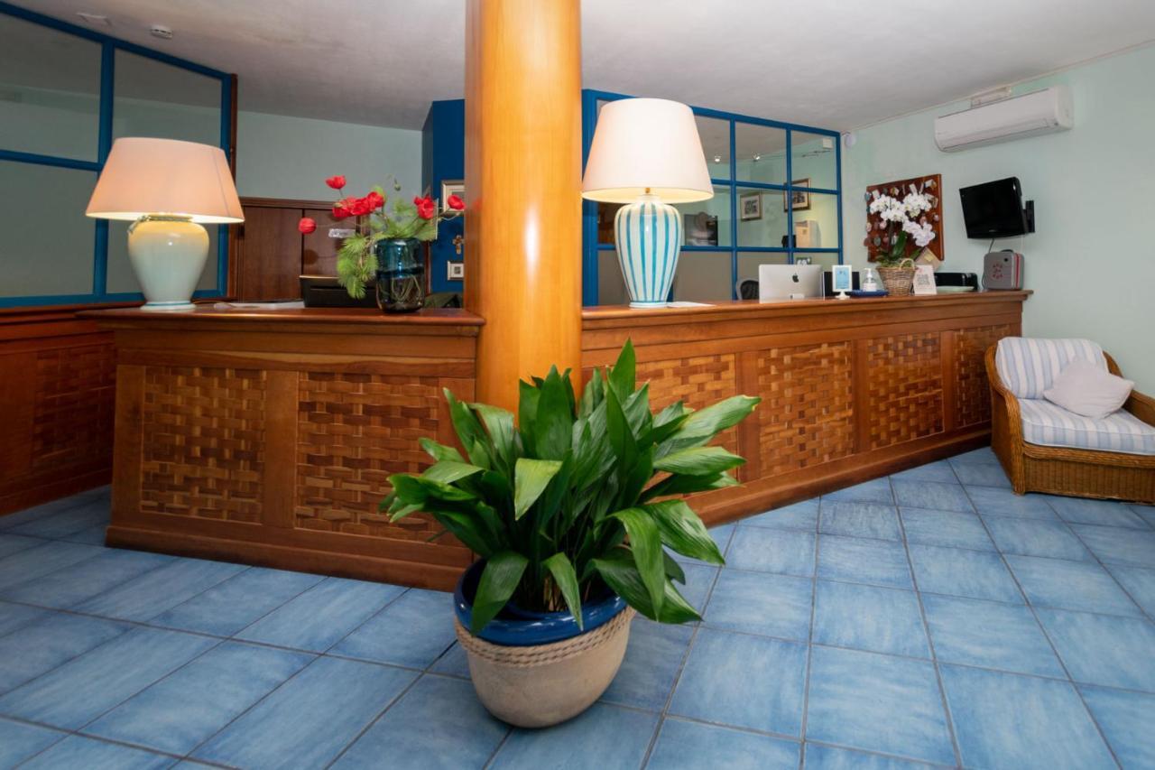 Hotel Anna Fetovaia Buitenkant foto